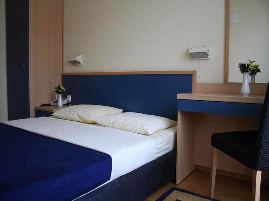Hotel Cubic Laktaši Quarto foto