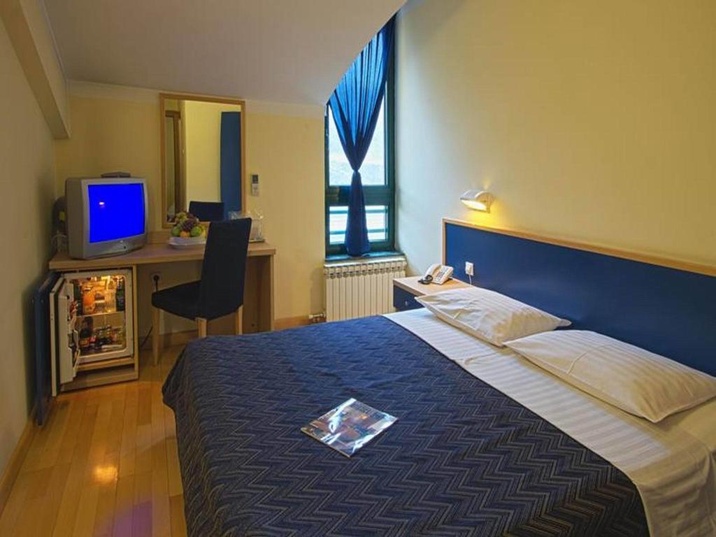 Hotel Cubic Laktaši Quarto foto