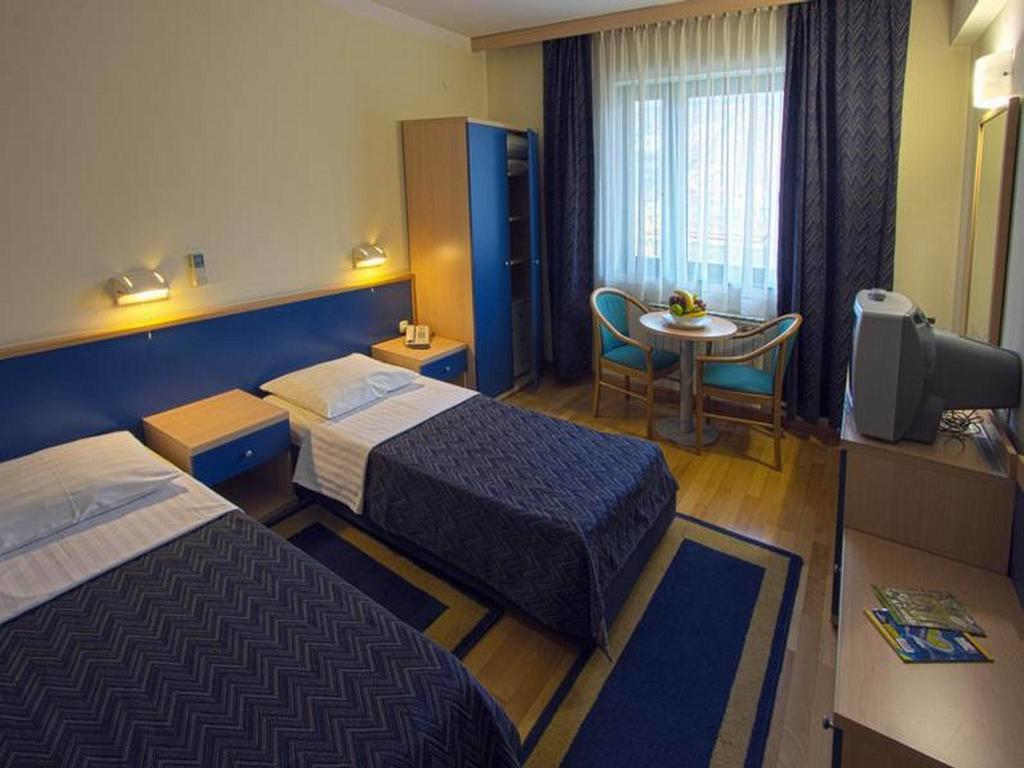 Hotel Cubic Laktaši Quarto foto