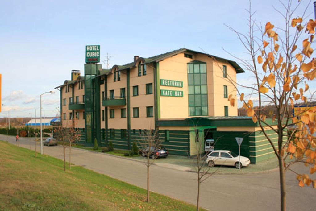 Hotel Cubic Laktaši Exterior foto